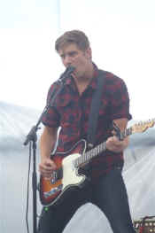 needtobreathe (18).JPG (25897 bytes)