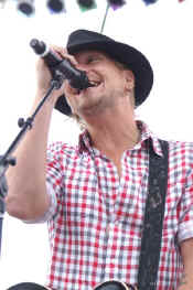 needtobreathe (8).JPG (43989 bytes)