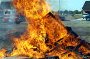 afire 016.jpg (113885 bytes)