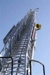 ladder3w.jpg (78750 bytes)