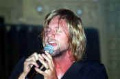 switchfoot1.jpg (35905 bytes)